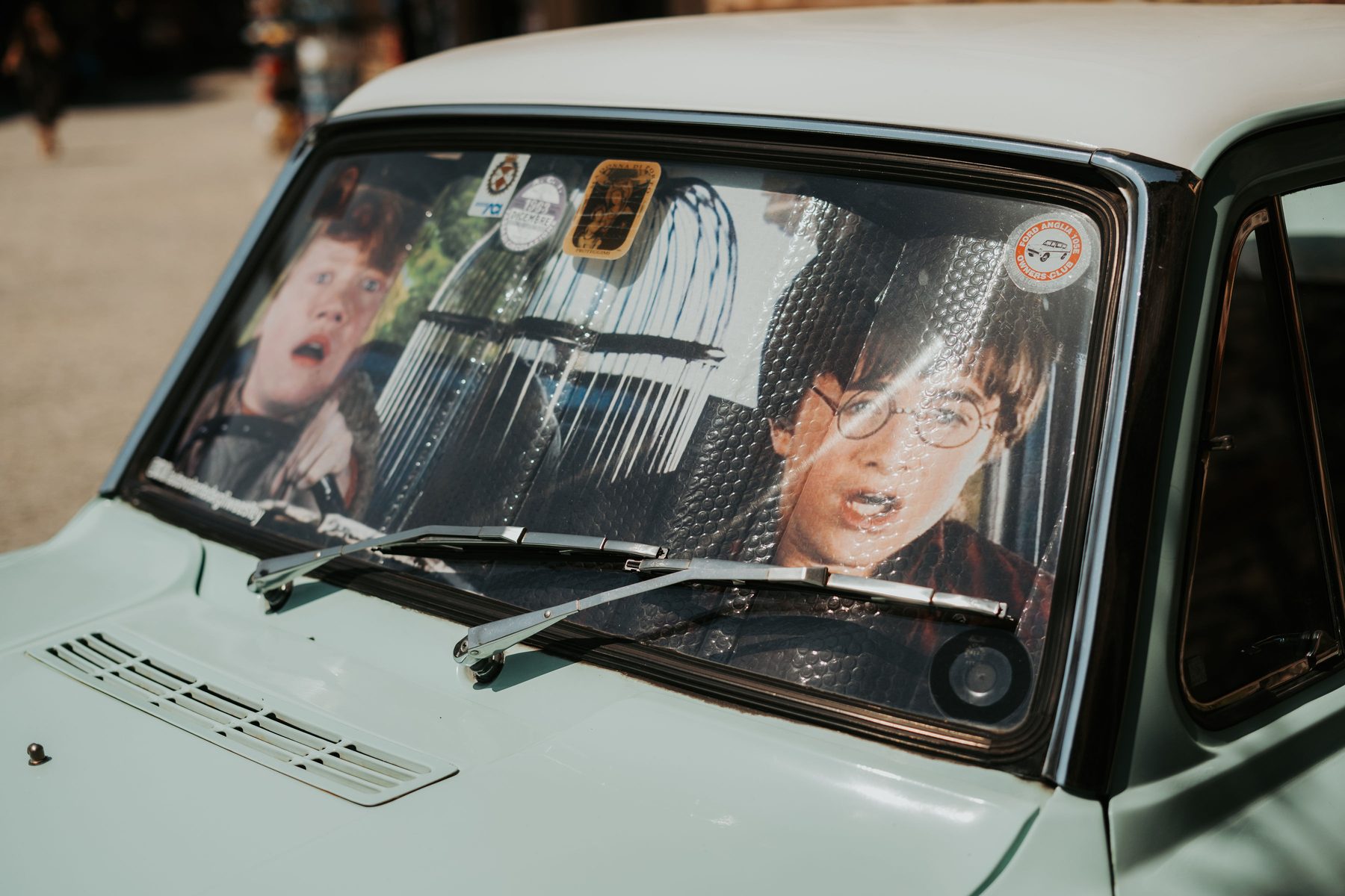 Set design - Ford Anglia 105E a noleggio per eventi e matrimoni