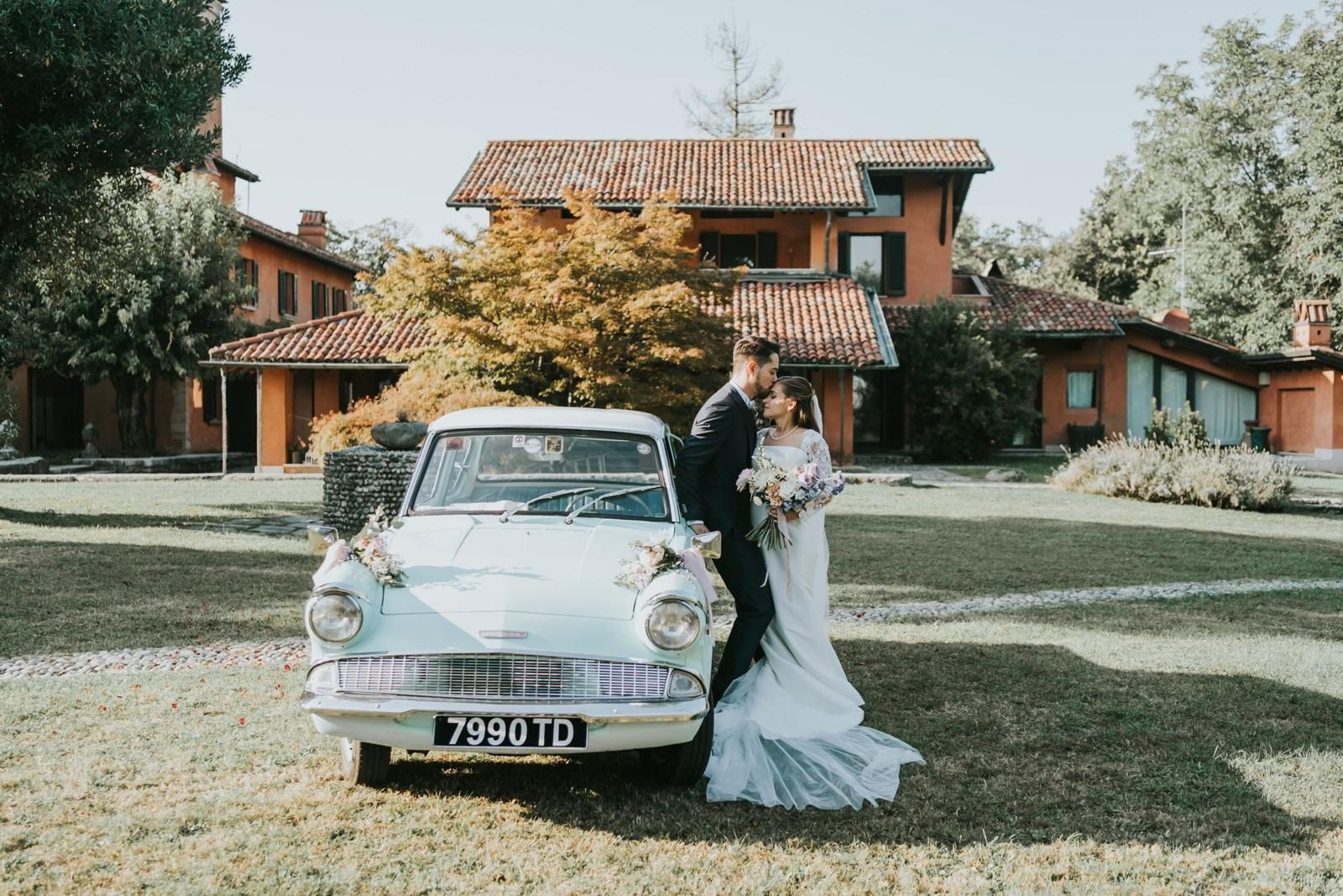 Matrimoni - Ford Anglia 105E a noleggio per eventi e matrimoni