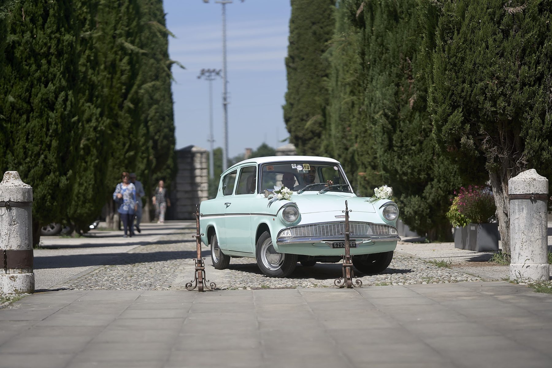 Matrimoni - Ford Anglia 105E a noleggio per eventi e matrimoni