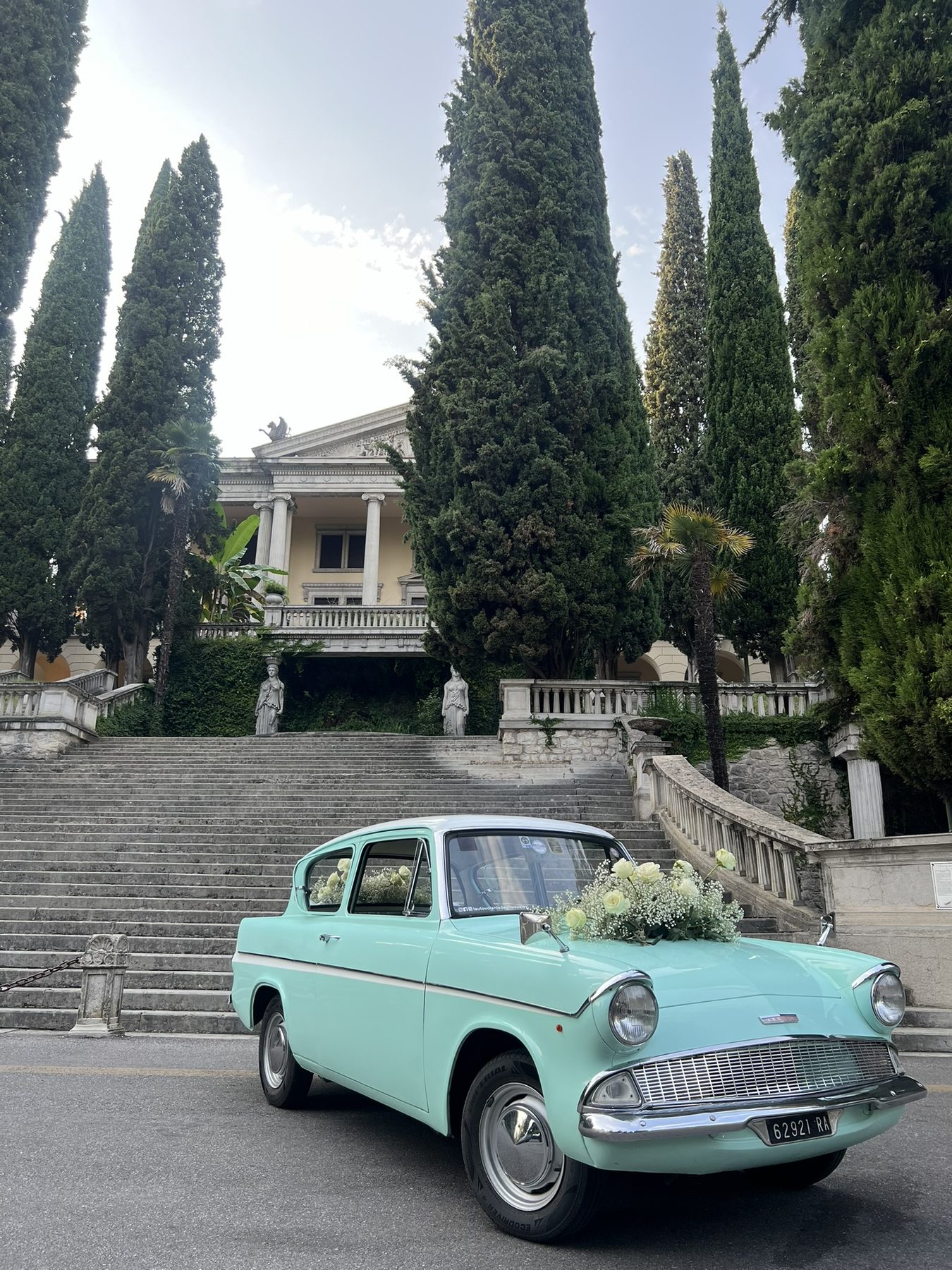 Matrimoni - Ford Anglia 105E a noleggio per eventi e matrimoni