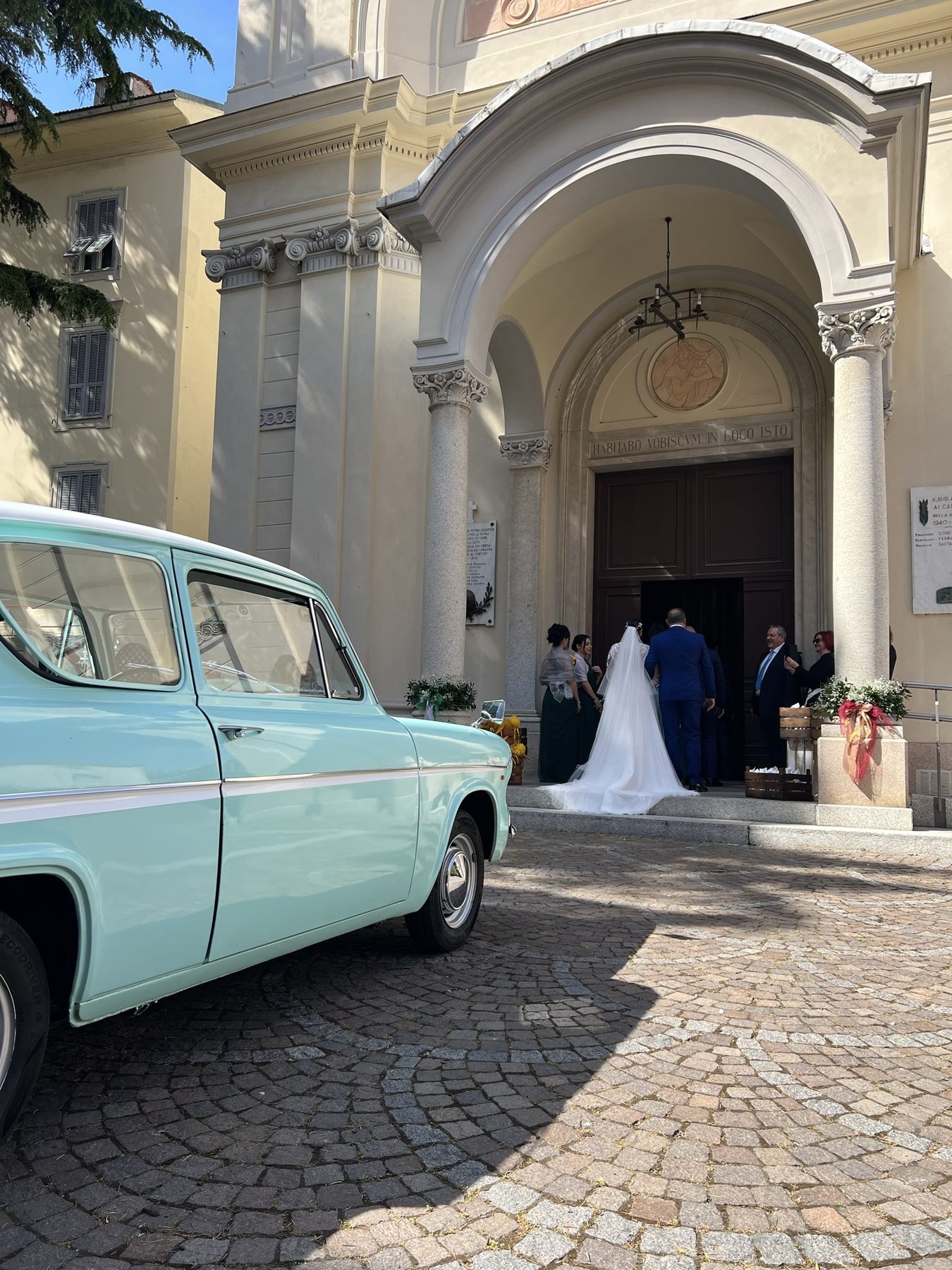 Matrimoni - Ford Anglia 105E a noleggio per eventi e matrimoni