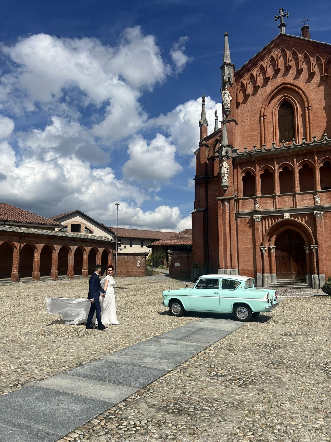 Matrimoni - Ford Anglia 105E a noleggio per eventi e matrimoni
