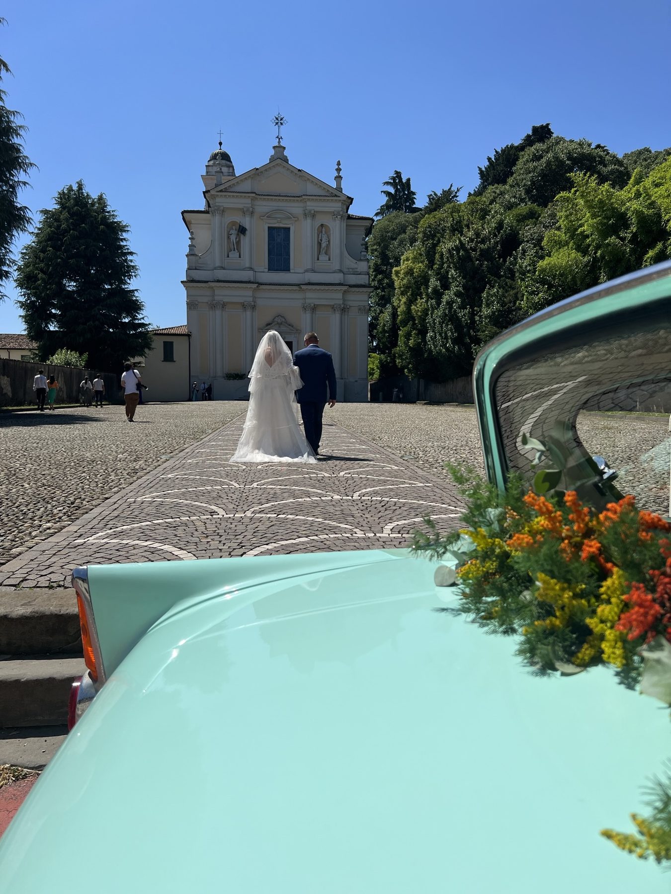 Matrimoni - Ford Anglia 105E a noleggio per eventi e matrimoni