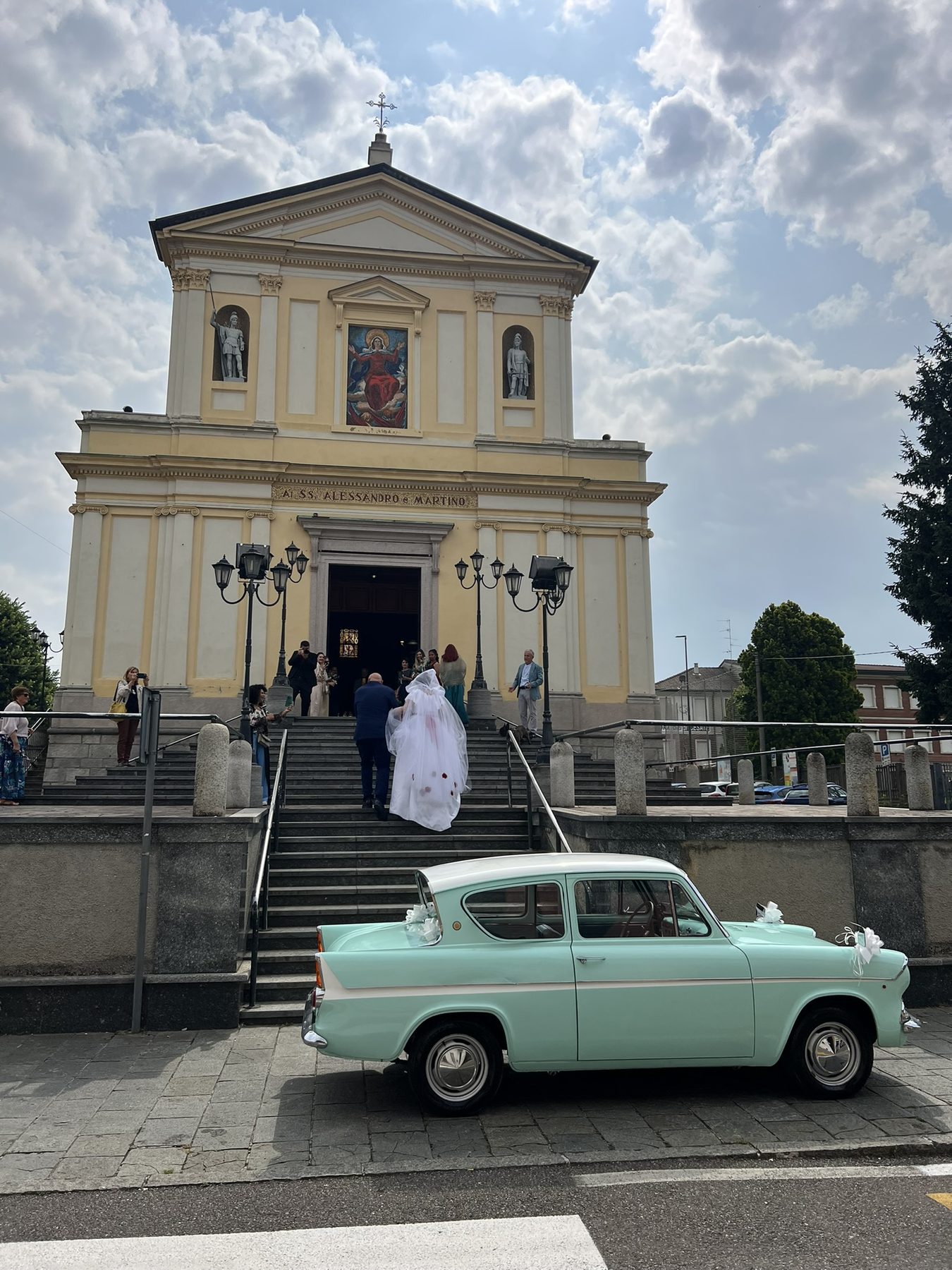 Matrimoni - Ford Anglia 105E a noleggio per eventi e matrimoni