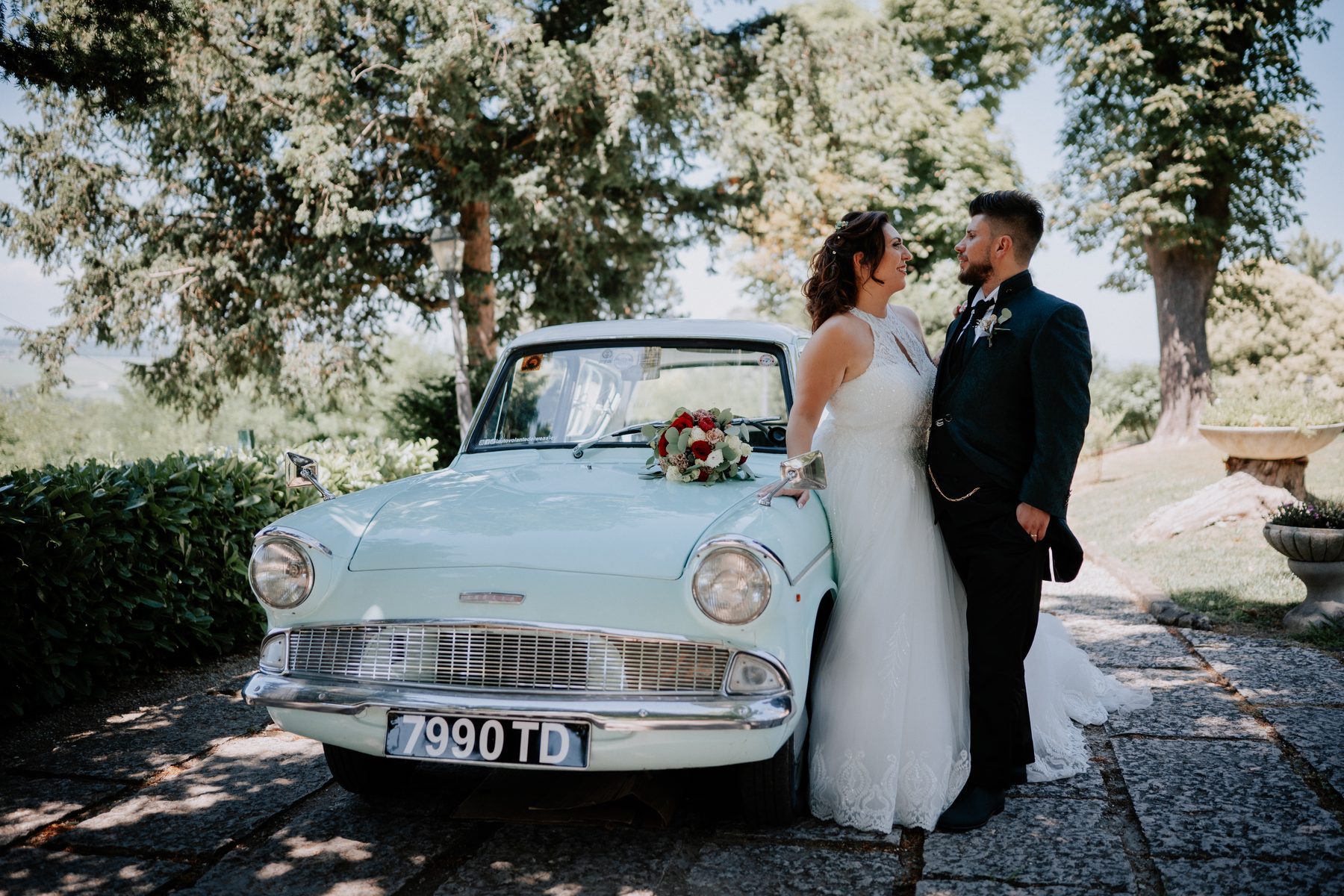 Matrimoni - Ford Anglia 105E a noleggio per eventi e matrimoni