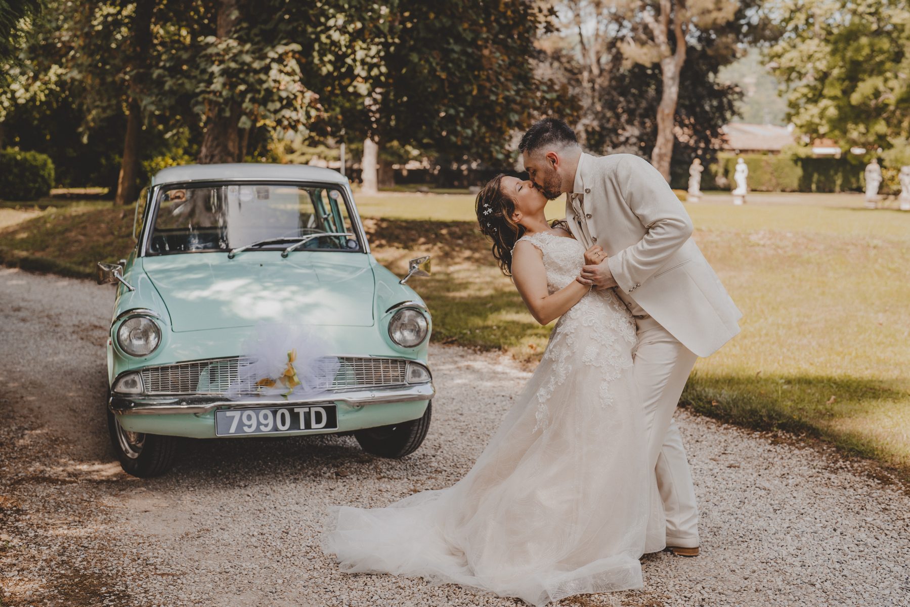 Matrimoni - Ford Anglia 105E a noleggio per eventi e matrimoni
