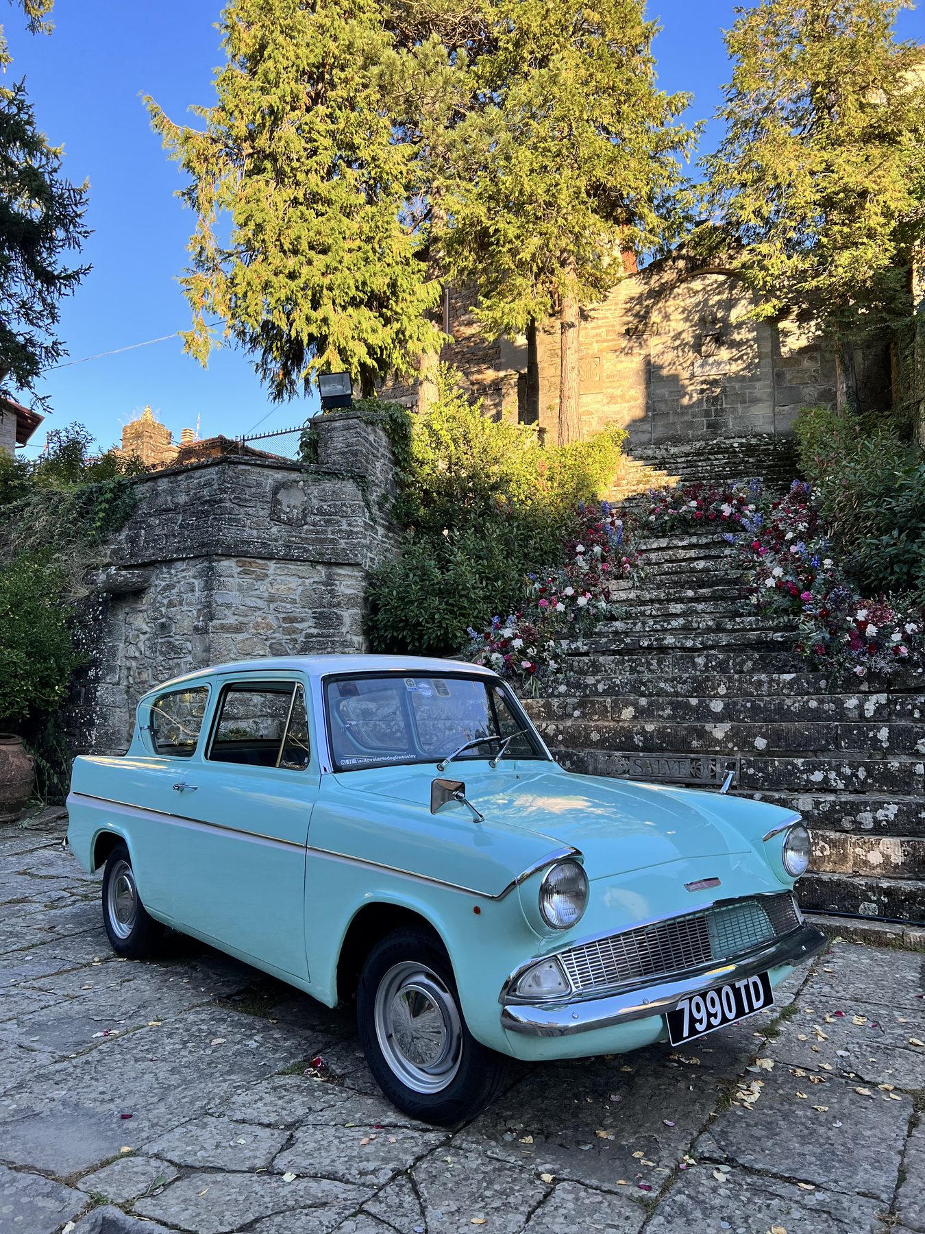 La mia Anglia - Ford Anglia 105E a noleggio per eventi e matrimoni