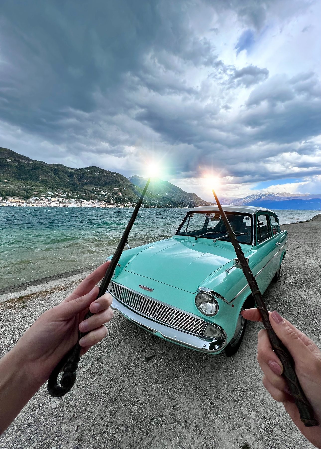 Ford Anglia e bacchette scenografiche